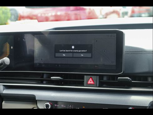 Used 2025 Kia Carnival EX FWD image 18