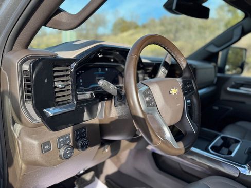Used 2024 Chevrolet Silverado 2500 LTZ w/ LTZ Plus Package image 12