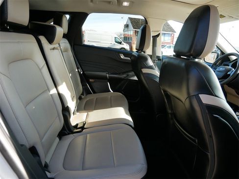 Certified 2022 Ford Escape Titanium image 9