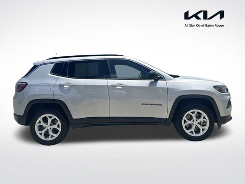 Used 2024 Jeep Compass Latitude AWD/4WD image 1