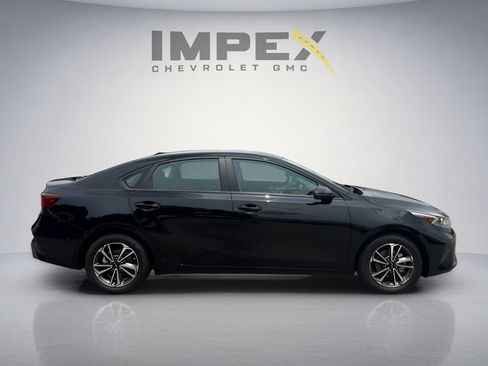 Used 2024 Kia Forte LXS w/ LXS Technology Package FWD image 6
