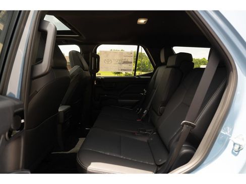 New 2026 Toyota 4Runner TRD Off-Road Premium AWD/4WD image 15