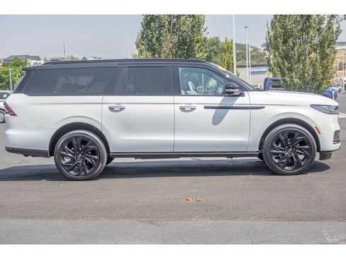 Used 2026 Lincoln Navigator L Black Label AWD/4WD image 2