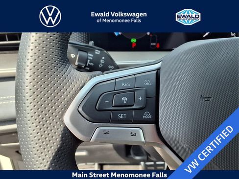Certified 2025 Volkswagen Tiguan SE R-Line AWD/4WD image 22