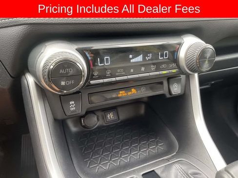 Used 2024 Toyota RAV4 XLE AWD/4WD image 32