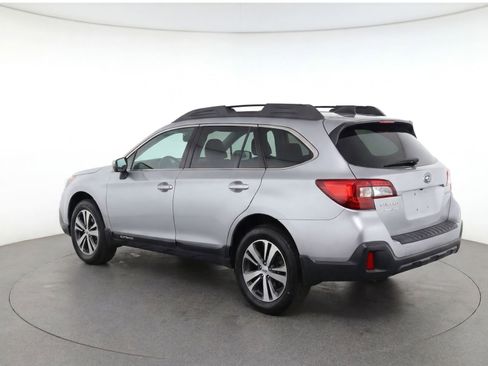 Used 2019 Subaru Outback 2.5i Limited w/ Popular Package #2 AWD/4WD image 4