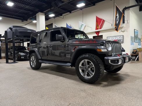Used 2020 Jeep Wrangler Unlimited Sahara w/ Uconnect 4C Nav & Sound Group AWD/4WD image 3