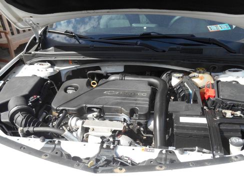 Used 2017 Chevrolet Malibu LS FWD image 9