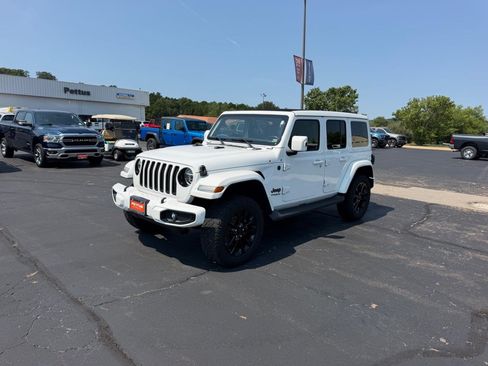 Used 2021 Jeep Wrangler Unlimited Sahara AWD/4WD image 7