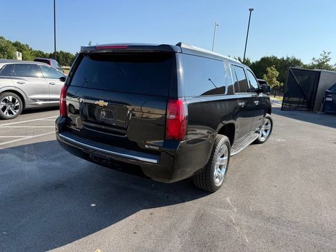 Used 2017 Chevrolet Suburban Premier RWD image 4