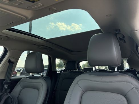 New 2025 Lincoln Corsair FWD w/ Equipment Group 101A image 27