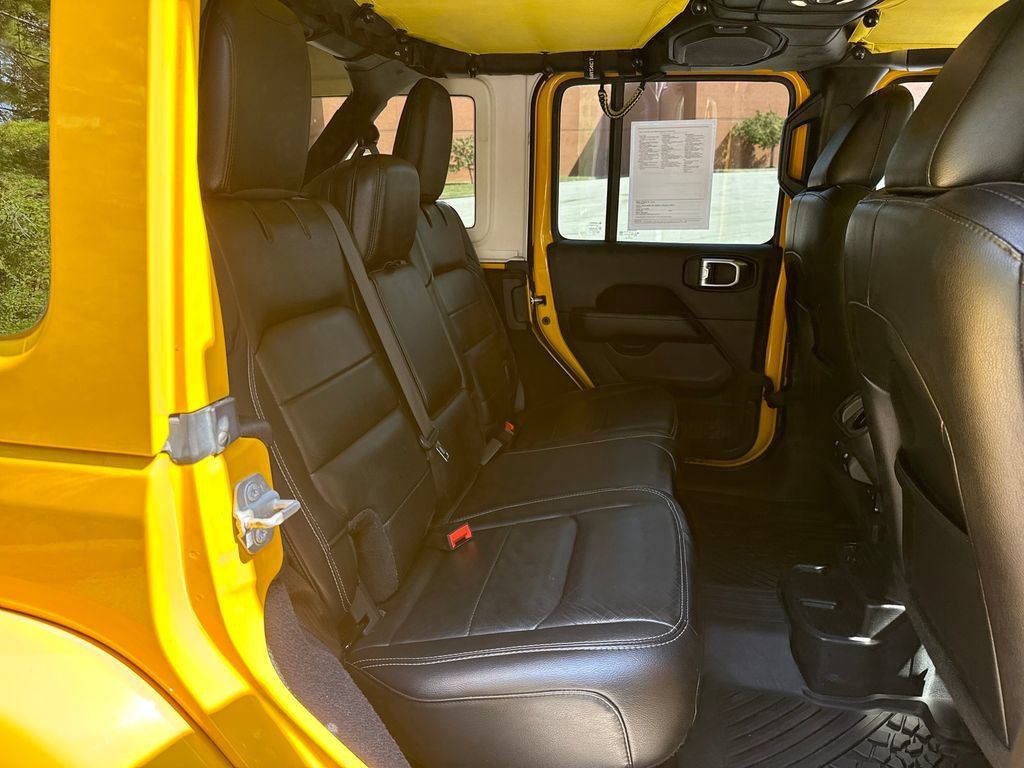 Used 2019 Jeep Wrangler Unlimited Sahara w/ Uconnect 4C Nav & Sound Group AWD/4WD image 29