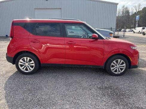Used 2020 Kia Soul LX image 2
