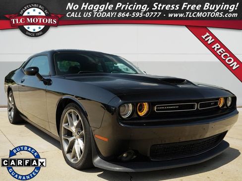 Used 2022 Dodge Challenger GT RWD image 1