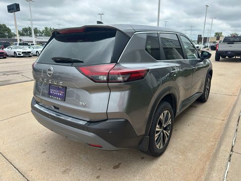 Used 2023 Nissan Rogue SV FWD image 5