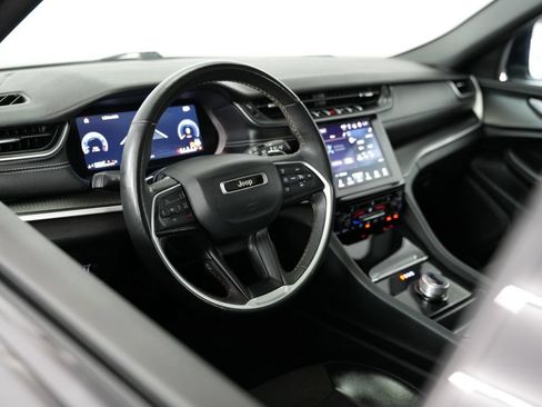 Used 2023 Jeep Grand Cherokee L Laredo AWD/4WD image 6
