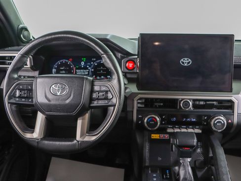 Used 2025 Toyota 4Runner TRD Off-Road Premium AWD/4WD image 18