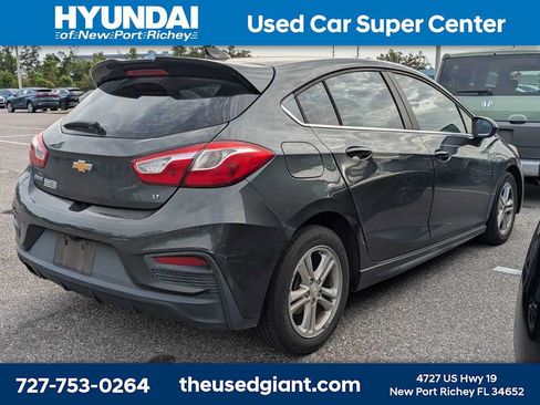 Used 2018 Chevrolet Cruze LT w/ RS Package FWD image 2