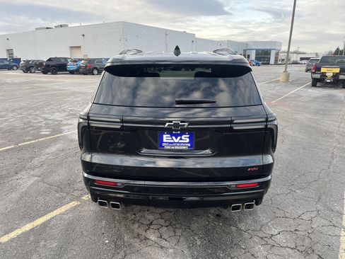 Used 2025 Chevrolet Traverse RS w/ LPO, Floor Liner Package image 5