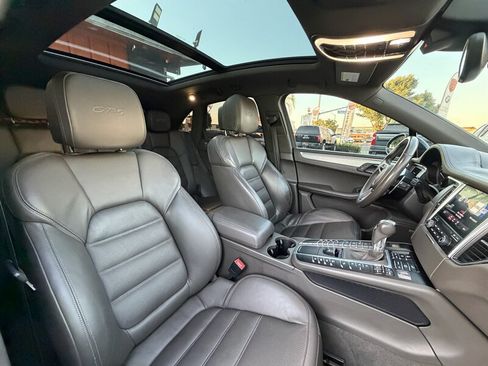 Used 2018 Porsche Macan GTS AWD/4WD image 42