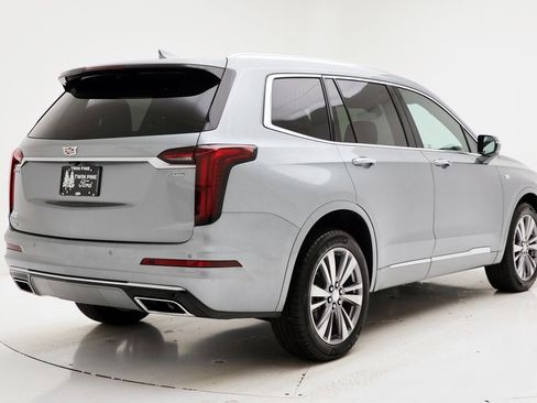 Used 2025 Cadillac XT6 Premium Luxury image 10