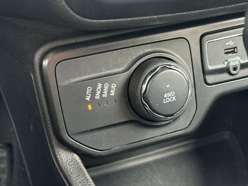 Used 2022 Jeep Renegade Latitude w/ Convenience Group image 32