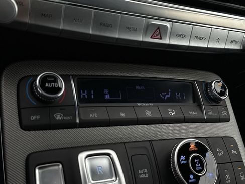 Used 2021 Hyundai Palisade Calligraphy image 21