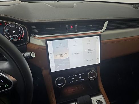 New 2026 Jaguar F-PACE R-Dynamic S image 17