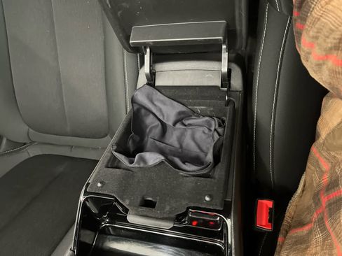 Used 2022 Jeep Grand Cherokee L Laredo w/ Luxury Tech Group I image 28