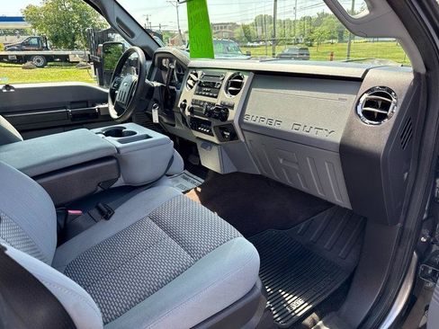 Used 2013 Ford F250 XLT w/ XLT Premium Pkg AWD/4WD image 7