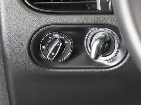 Certified 2026 Porsche Macan AWD/4WD image 23