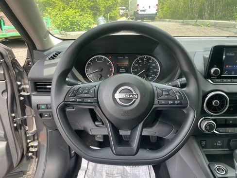 Used 2025 Nissan Sentra S FWD image 15