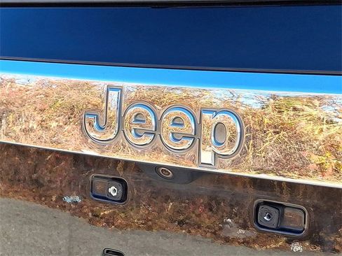 Used 2013 Jeep Grand Cherokee Laredo image 31