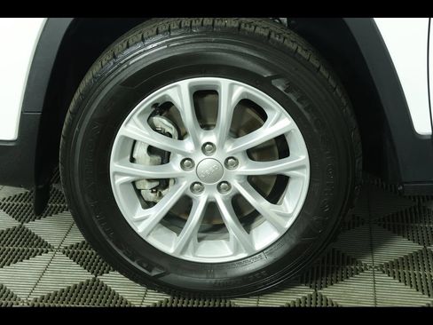Used 2022 Jeep Cherokee Latitude Lux AWD/4WD image 12