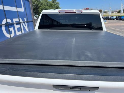 Used 2020 Chevrolet Silverado 1500 LT w/ Texas Edition AWD/4WD image 13