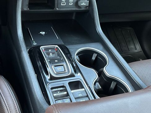 Used 2024 Honda Pilot Elite image 18