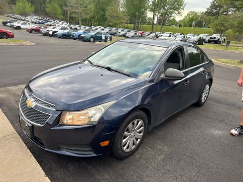 Used 2011 Chevrolet Cruze LS image 5
