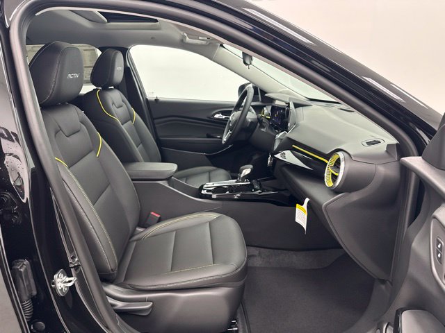 New 2026 Chevrolet Trax ACTIV w/ Sunroof Package FWD image 30