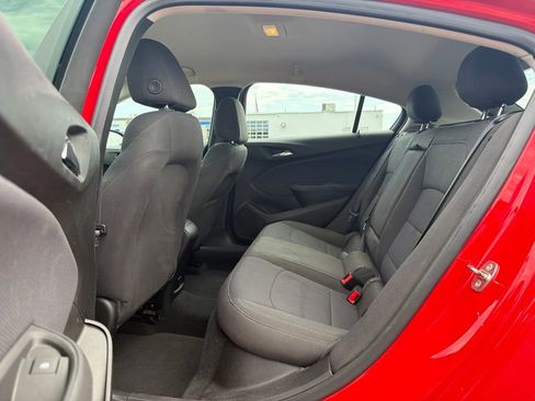 Used 2018 Chevrolet Cruze LT w/ Convenience Package FWD image 19