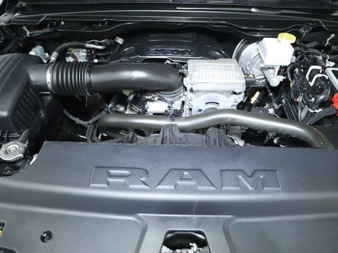 Used 2024 RAM 1500 Big Horn AWD/4WD image 36