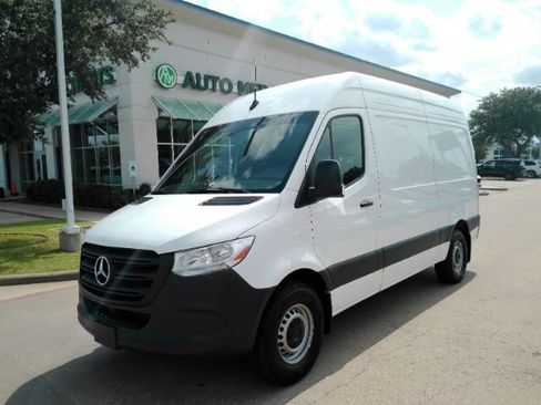 Used 2024 Mercedes-Benz Sprinter 2500 image 1