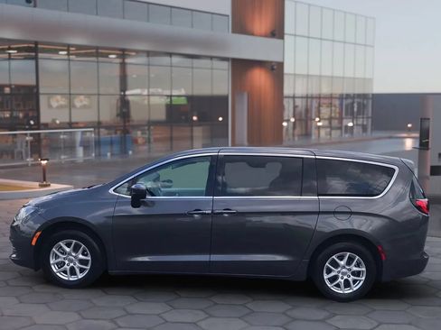 Used 2023 Chrysler Voyager LX FWD image 36