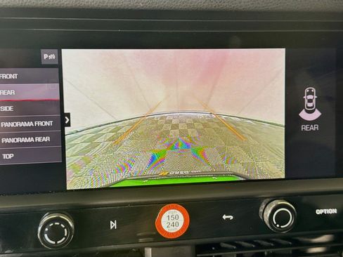 Used 2022 Porsche Macan w/ Premium Package Plus AWD/4WD image 19