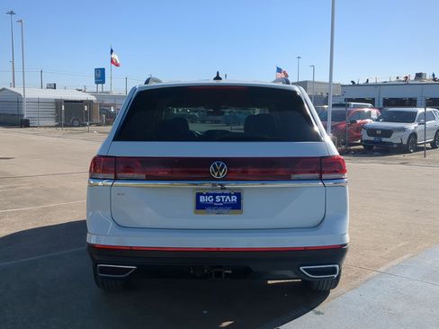 Used 2024 Volkswagen Atlas SE image 5