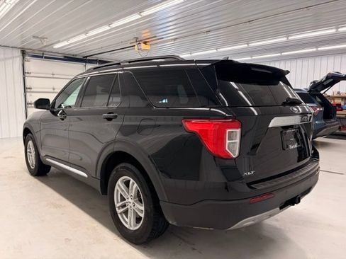 Used 2022 Ford Explorer XLT AWD/4WD image 4