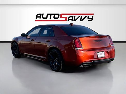 Used 2021 Chrysler 300 Touring L image 5