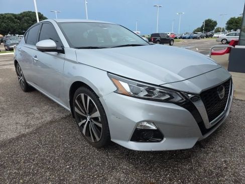 Used 2021 Nissan Altima 2.5 Platinum AWD/4WD image 1