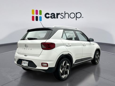 Used 2026 Hyundai Venue SEL FWD image 5