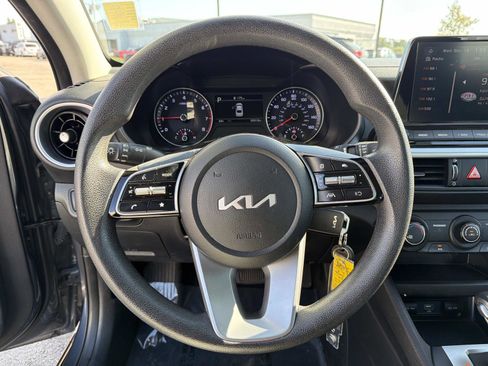 Used 2023 Kia Forte LXS image 8