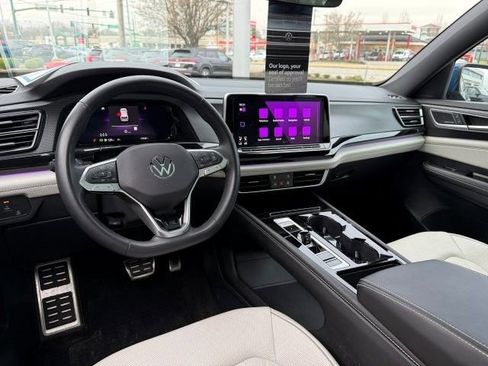 Used 2025 Volkswagen Atlas Cross Sport SEL Premium R-Line image 18